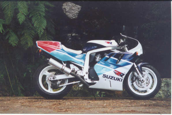 01 Suzuki GSX-R750R 1990.jpg