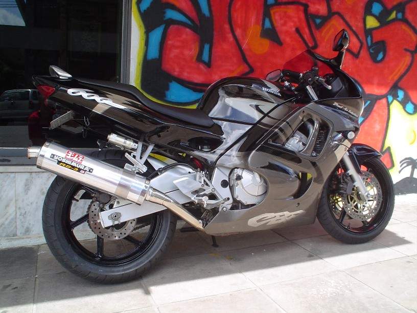 06 Honda CBR-600F 1997.jpg