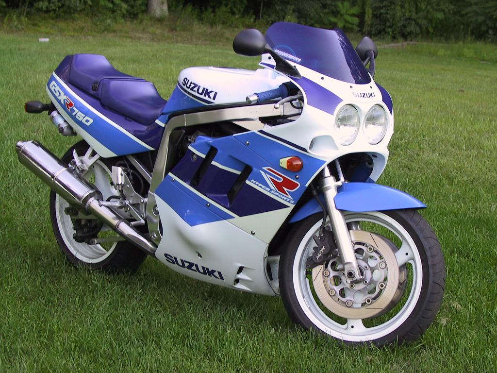 02 Suzuki GSX-R750 1990.jpg